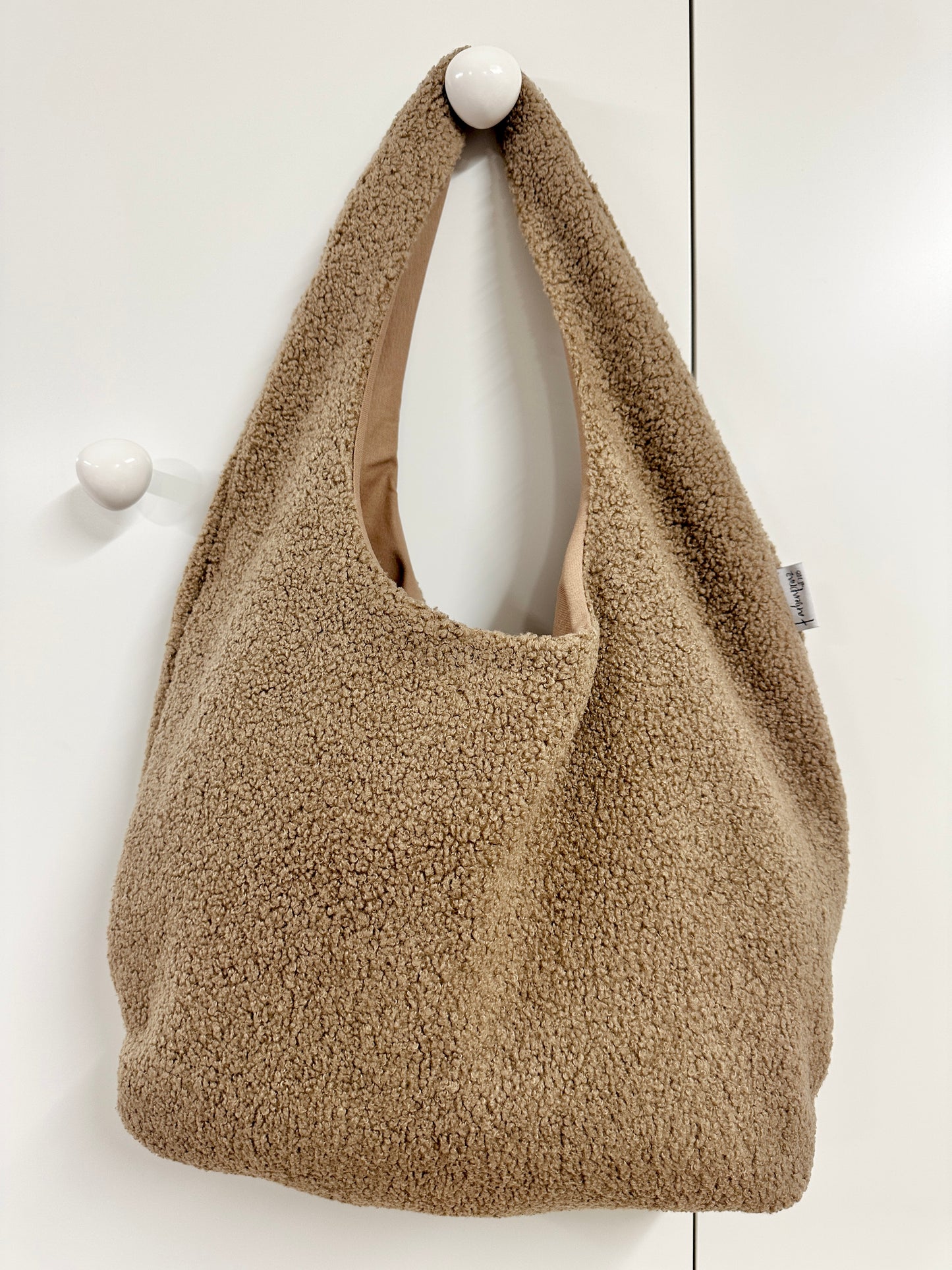 Teddy Leo Shopper