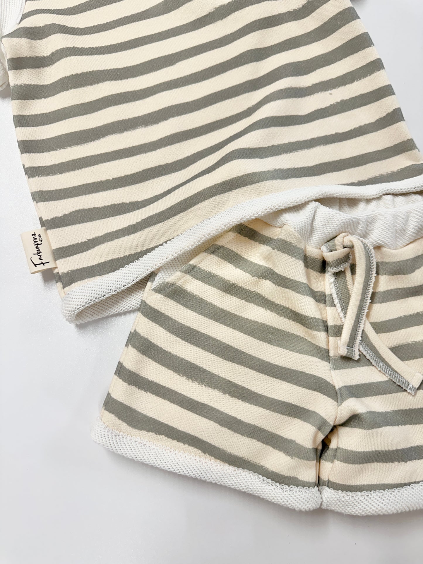 Set T-Shirt und kurze Hose, 92-104